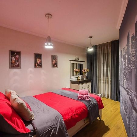 Apartament Золотой Квадрат Шевченко 75 Ałma Ata Zewnętrze zdjęcie