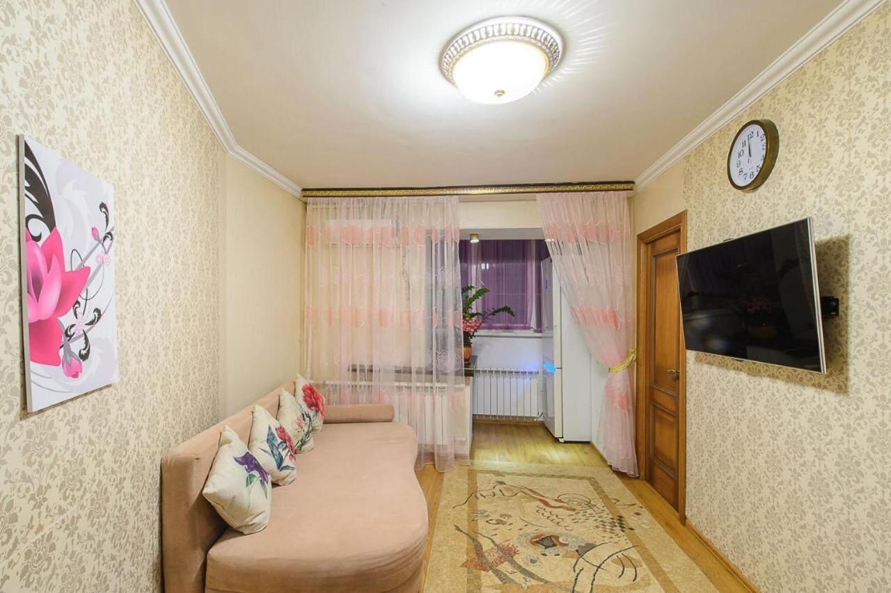 Apartament Золотой Квадрат Шевченко 75 Ałma Ata Zewnętrze zdjęcie