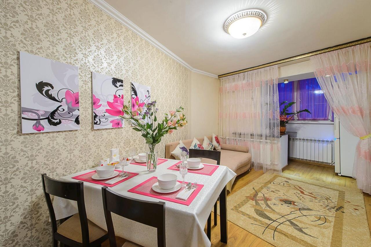 Apartament Золотой Квадрат Шевченко 75 Ałma Ata Zewnętrze zdjęcie